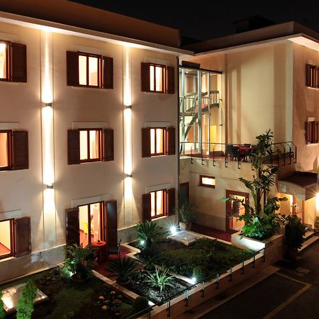 Diana Inn Accommodations Pompei Bagian luar foto